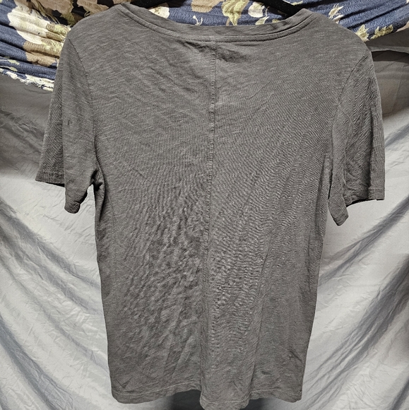 🆕 Able | Karina Distressed Black V Neck Tee size XS - Picture 6 of 6
